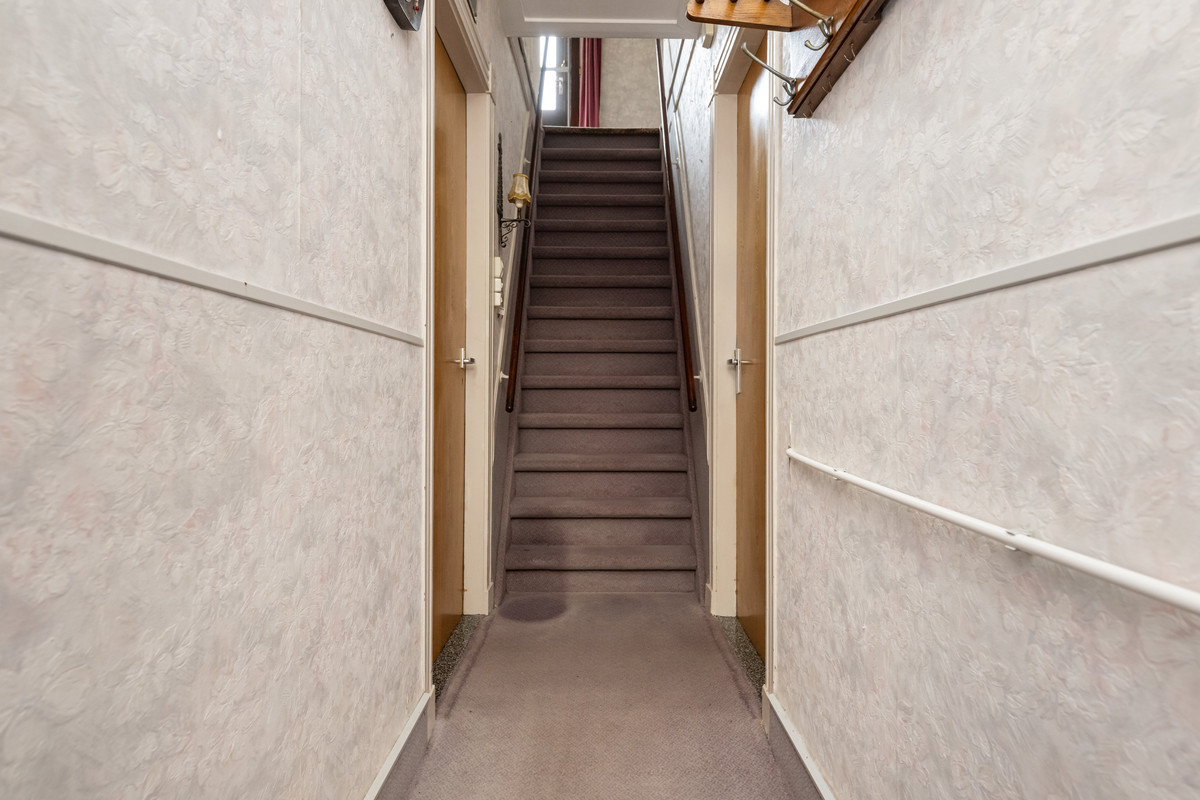 Vrijstaande woning te koop: Julianalaan 2, Dirksland