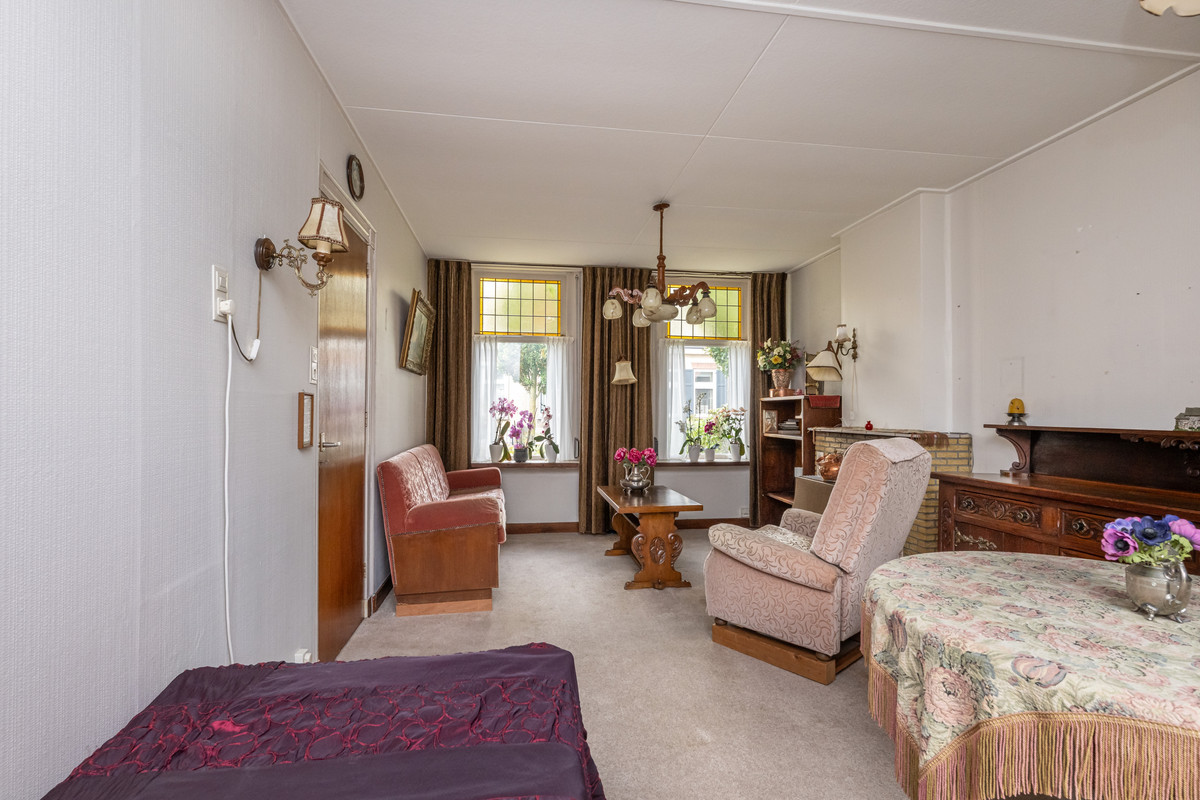 Vrijstaande woning te koop: Julianalaan 2, Dirksland