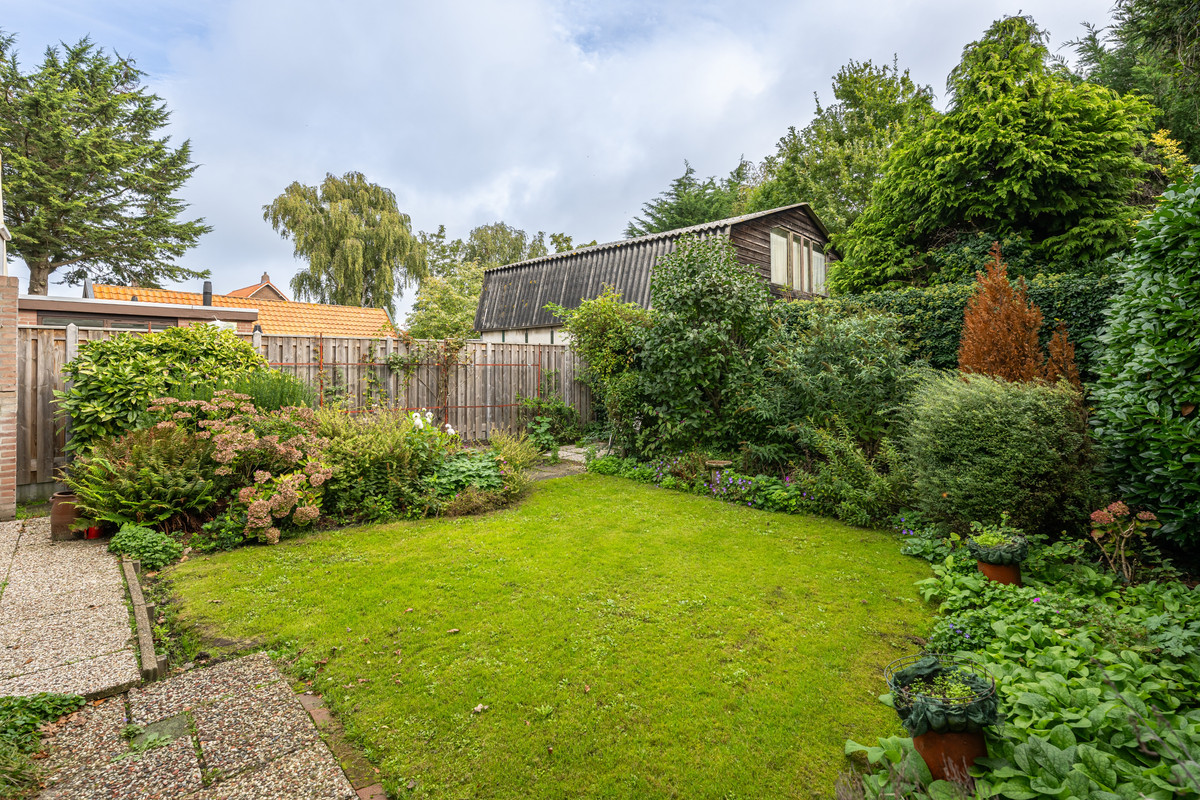 Vrijstaande woning te koop: Julianalaan 2, Dirksland