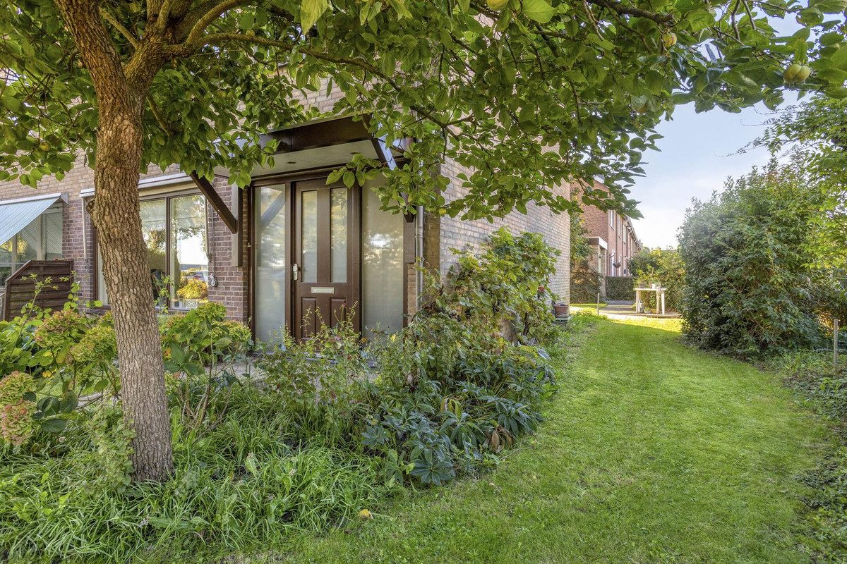 Hoekwoning te koop: Prins Hendrikstraat 15, Willemstad