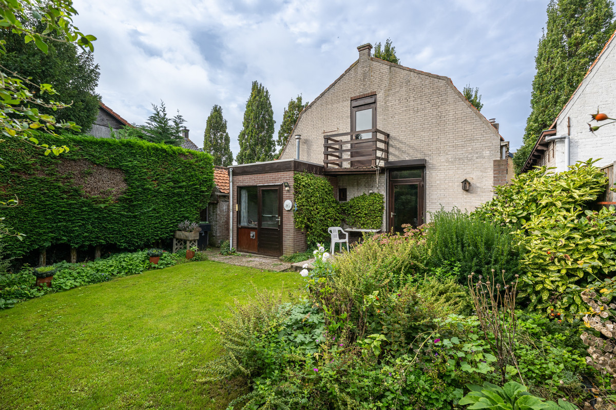 Vrijstaande woning te koop: Julianalaan 2, Dirksland