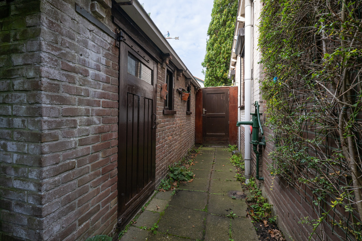 Vrijstaande woning te koop: Julianalaan 2, Dirksland