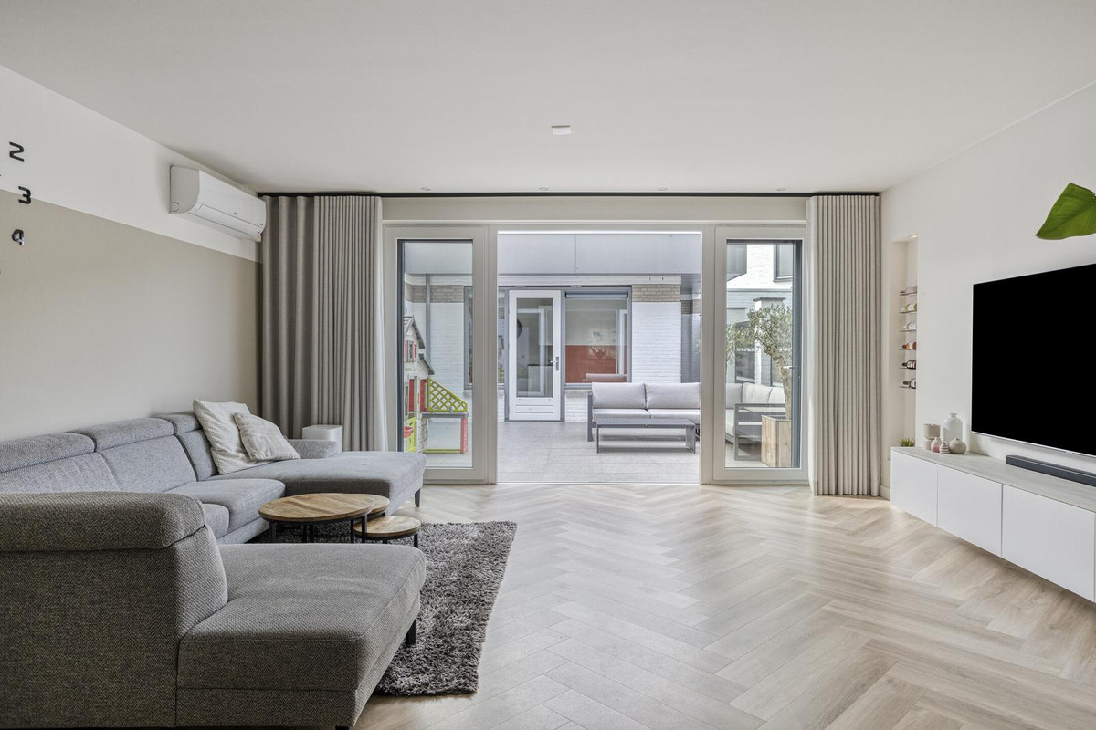 Tussenwoning te koop: Hogeweg 70, Gronsveld