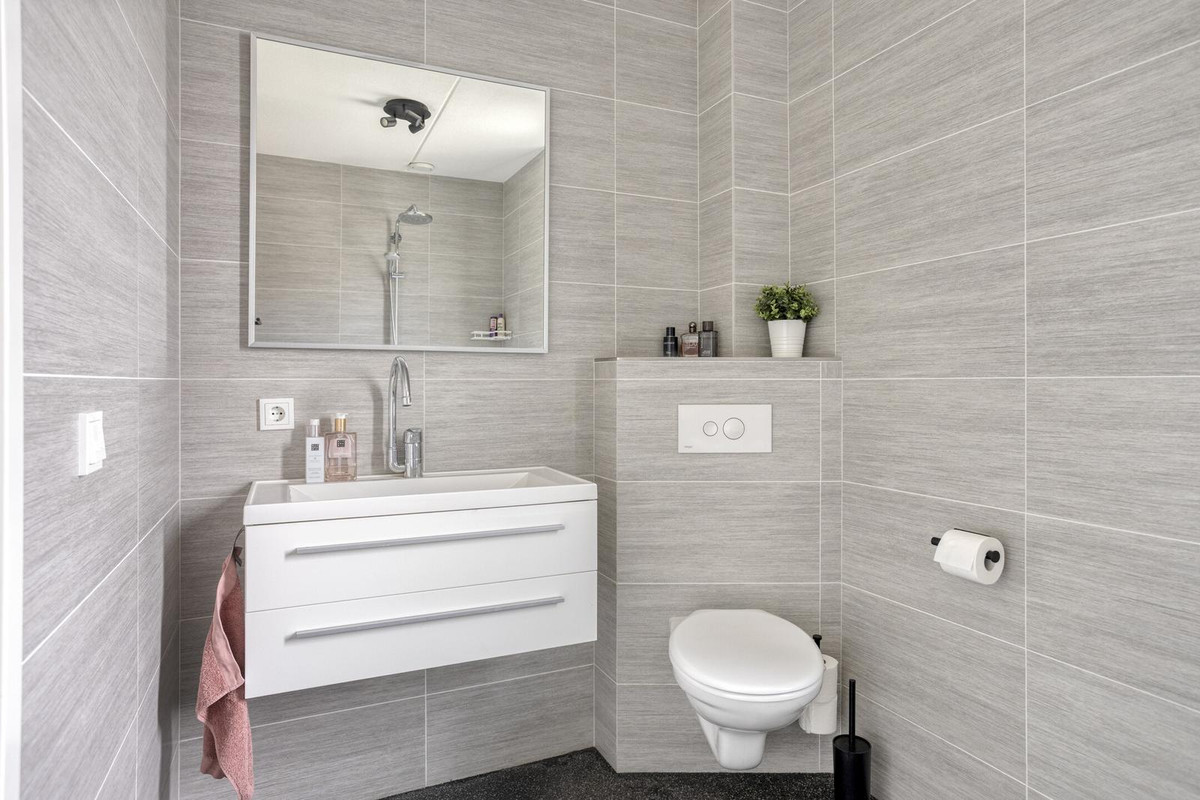 Tussenwoning te koop: Hogeweg 70, Gronsveld