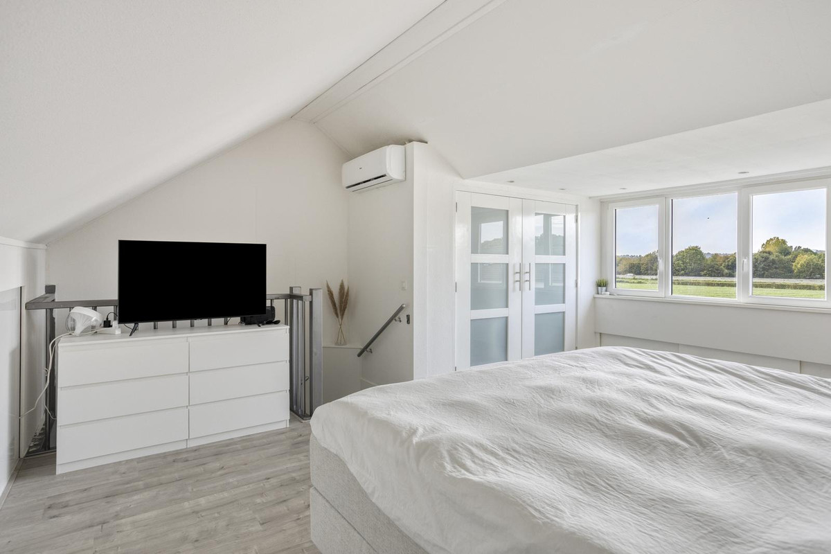 Tussenwoning te koop: Hogeweg 70, Gronsveld
