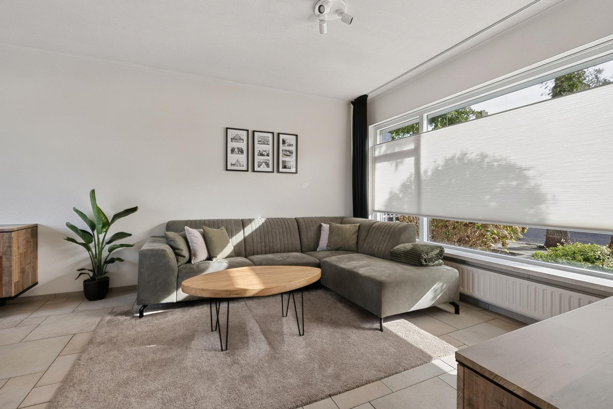 Tussenwoning te koop: Rijnlaan 56, Bergen Op Zoom