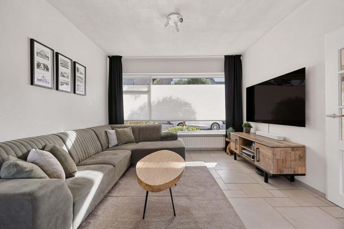 Tussenwoning te koop: Rijnlaan 56, Bergen Op Zoom