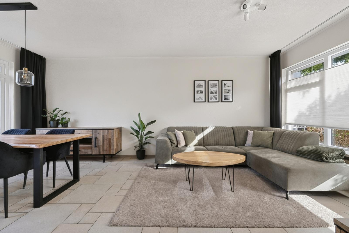 Tussenwoning te koop: Rijnlaan 56, Bergen Op Zoom