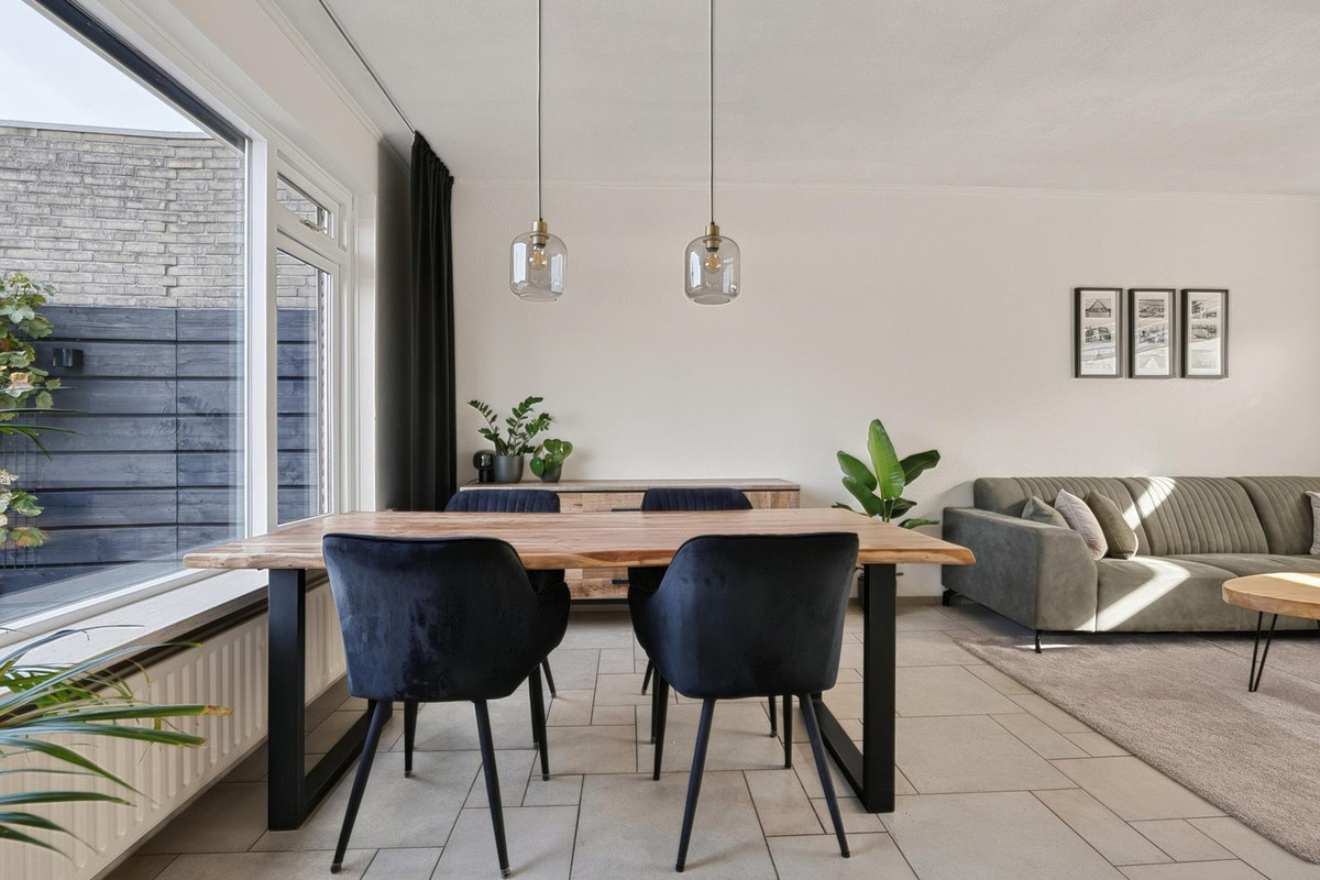 Tussenwoning te koop: Rijnlaan 56, Bergen Op Zoom