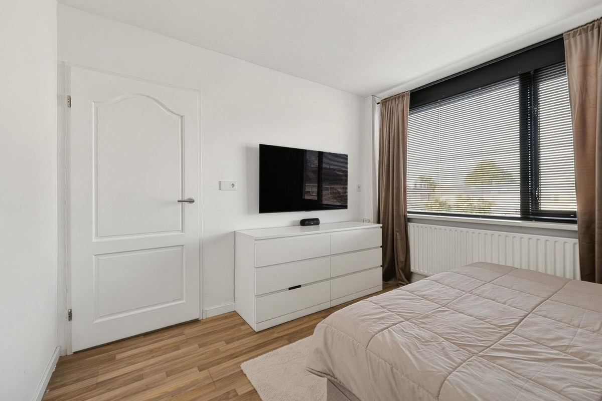 Tussenwoning te koop: Rijnlaan 56, Bergen Op Zoom