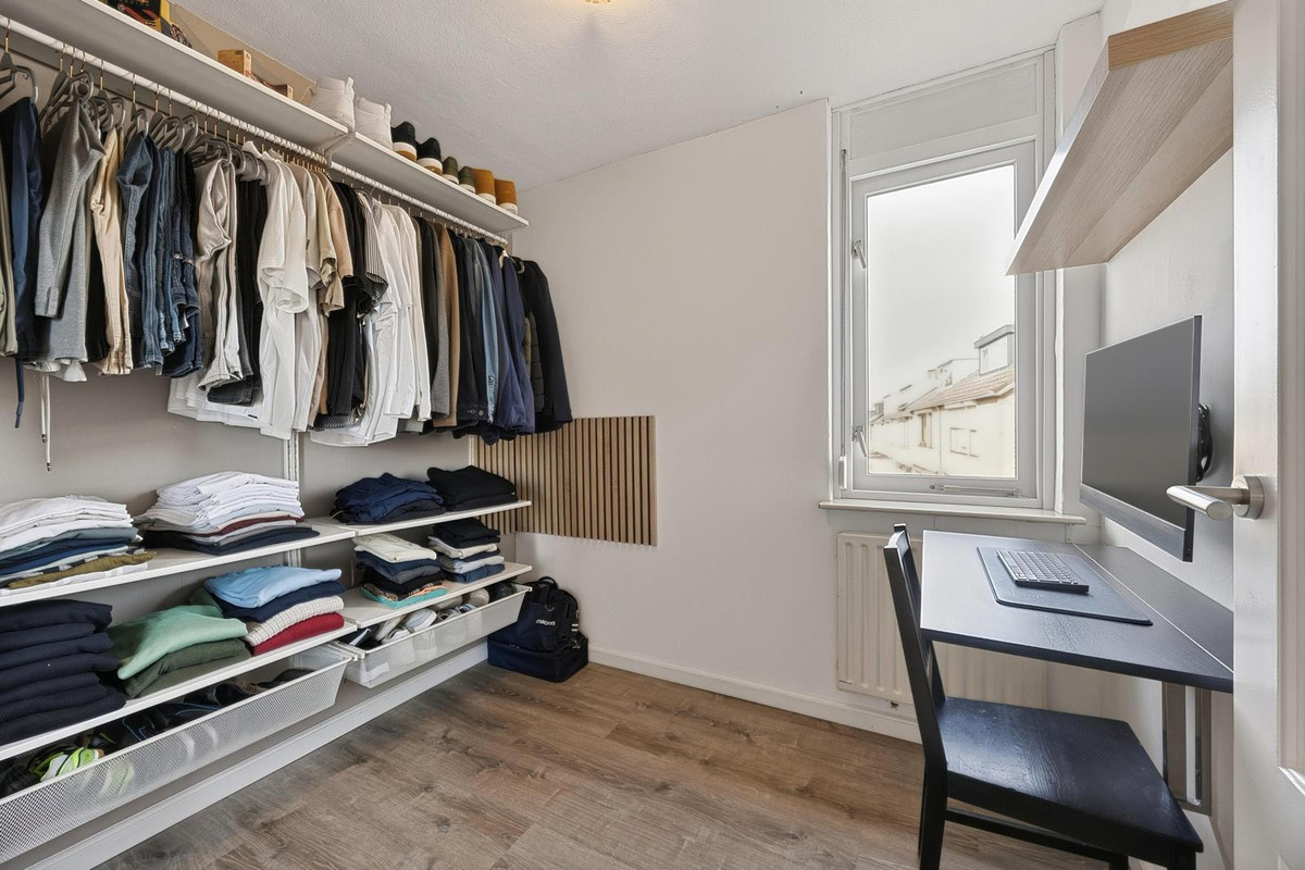 Tussenwoning te koop: Rijnlaan 56, Bergen Op Zoom