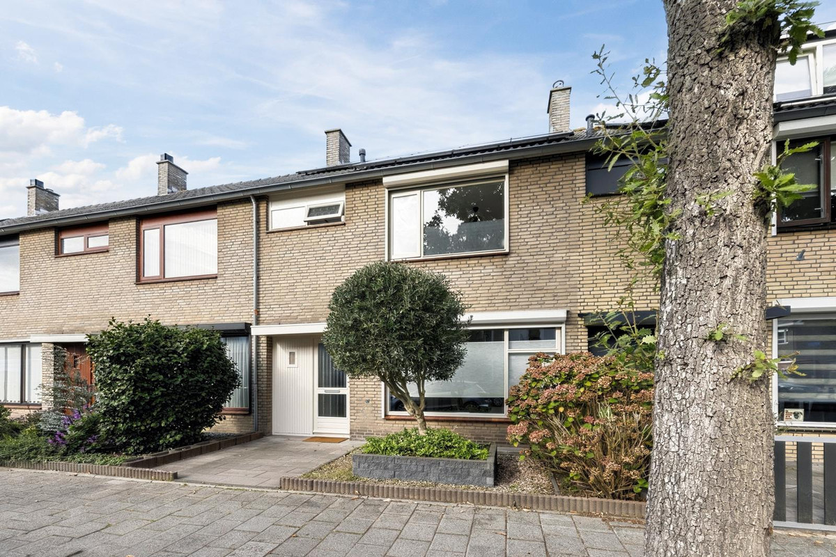 Tussenwoning te koop: Rijnlaan 56, Bergen Op Zoom