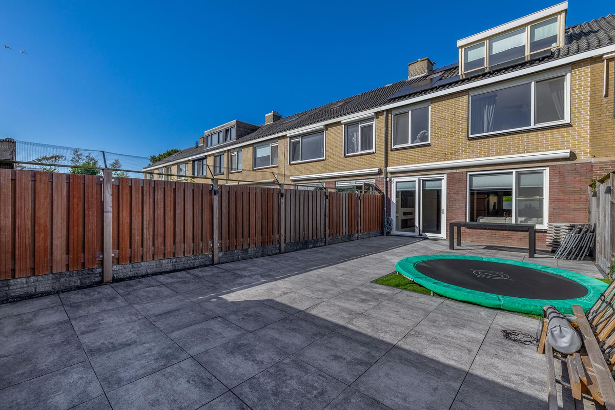 Tussenwoning te koop: Jolstraat 130, Den Helder