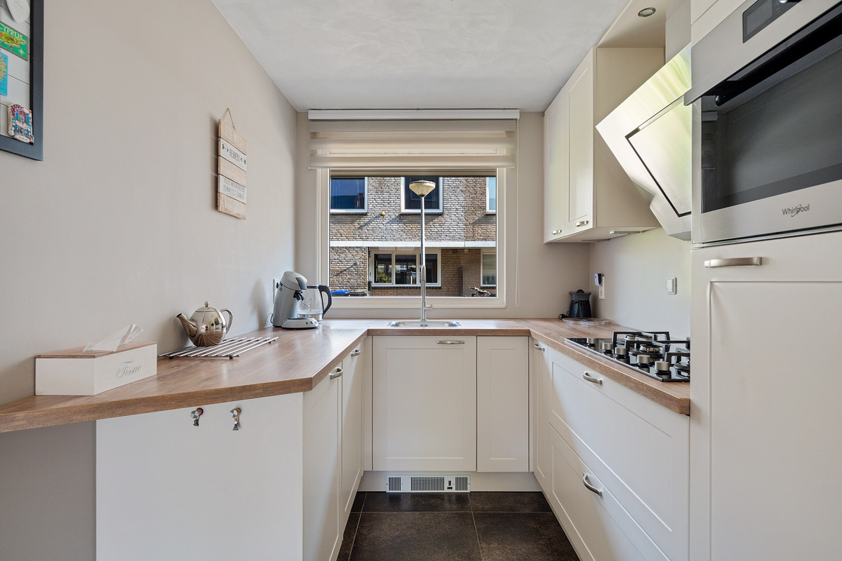 Hoekwoning te koop: Caro van Eyckstraat 26, Zaandam
