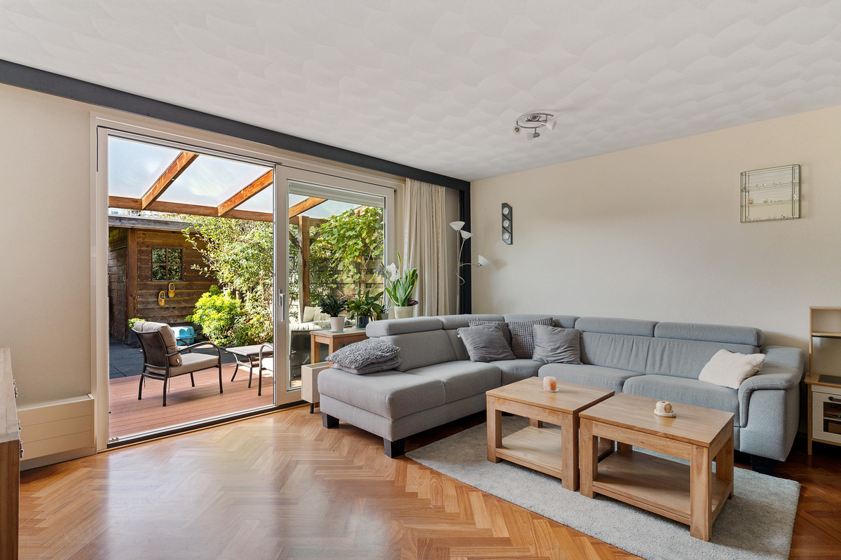 Hoekwoning te koop: Caro van Eyckstraat 26, Zaandam