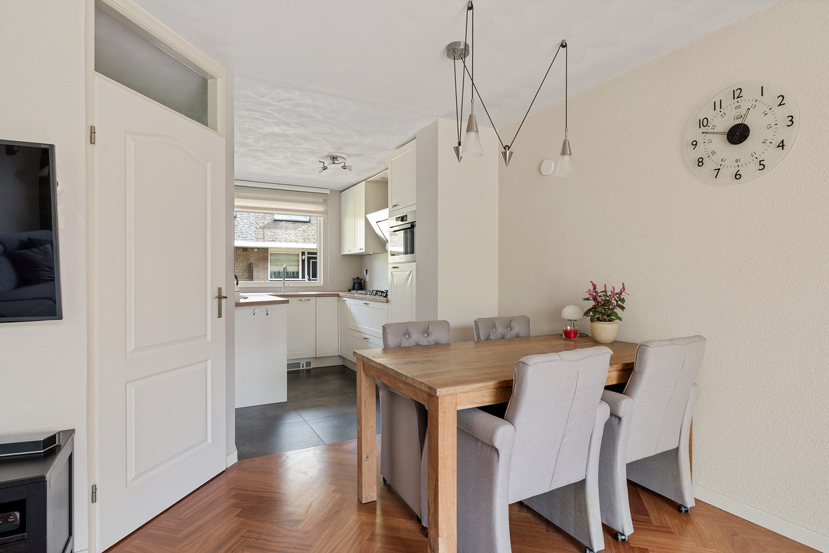 Hoekwoning te koop: Caro van Eyckstraat 26, Zaandam