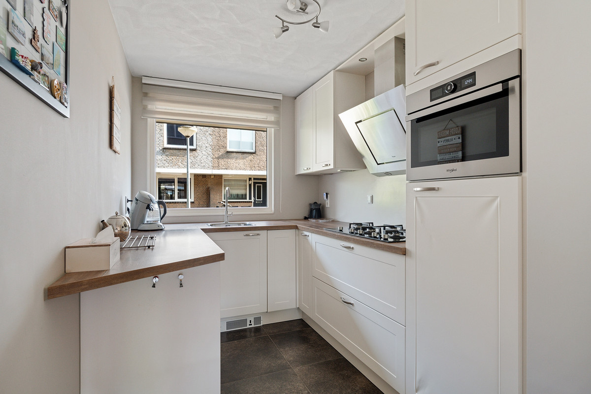 Hoekwoning te koop: Caro van Eyckstraat 26, Zaandam