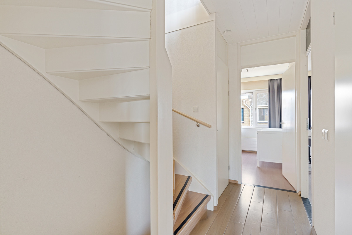 Hoekwoning te koop: Caro van Eyckstraat 26, Zaandam