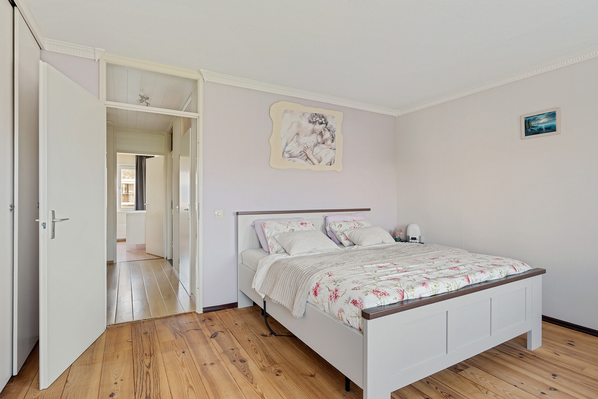 Hoekwoning te koop: Caro van Eyckstraat 26, Zaandam