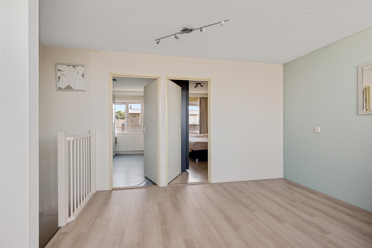 Hoekwoning te koop: Caro van Eyckstraat 26, Zaandam