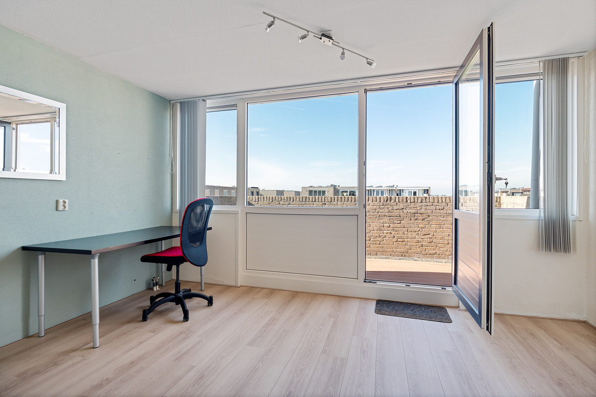 Hoekwoning te koop: Caro van Eyckstraat 26, Zaandam