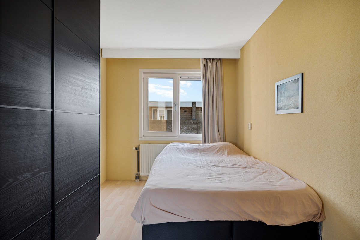 Hoekwoning te koop: Caro van Eyckstraat 26, Zaandam