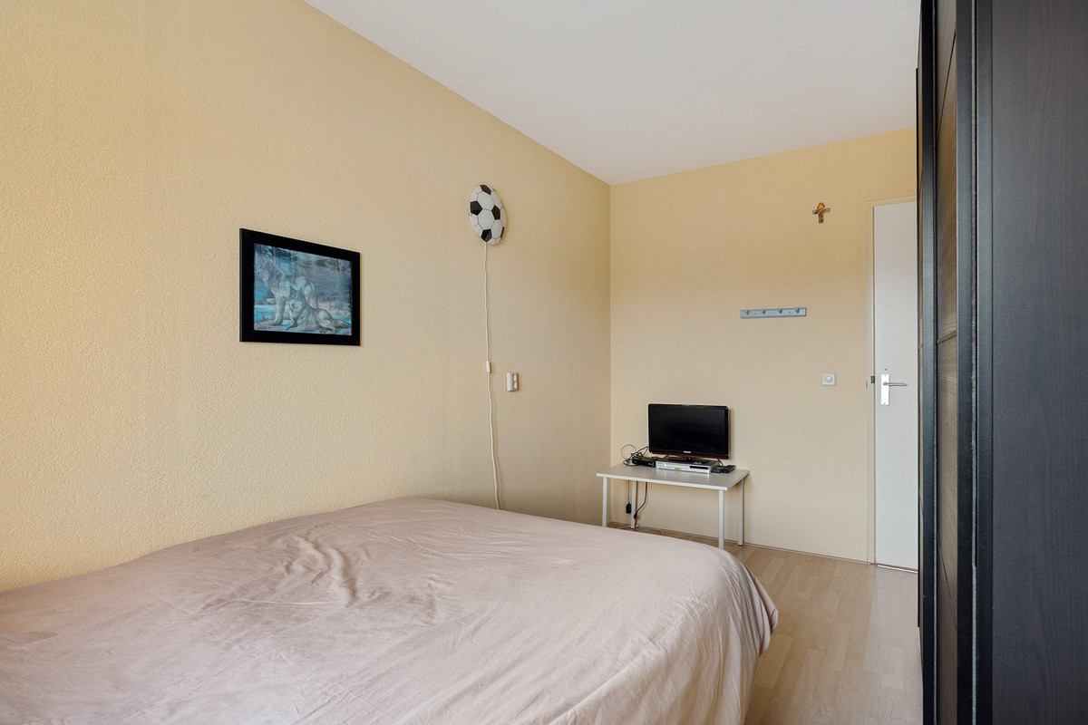 Hoekwoning te koop: Caro van Eyckstraat 26, Zaandam