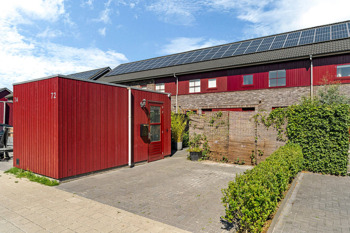 Tussenwoning te koop: Diny Sprockstraat 72, Leeuwarden