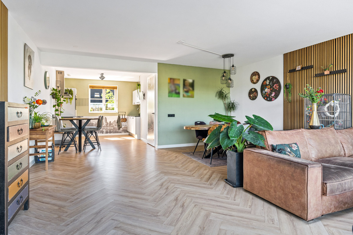 Tussenwoning te koop: Diny Sprockstraat 72, Leeuwarden