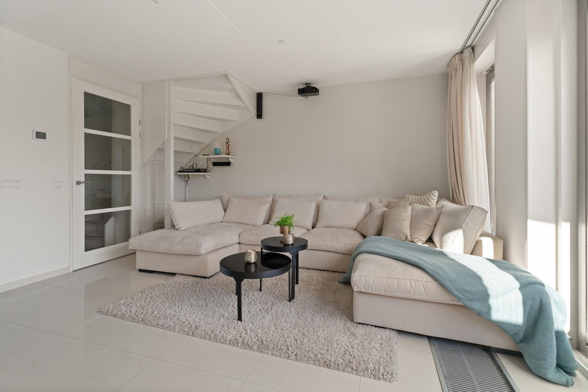 Tussenwoning te koop: Roer 16, Almere