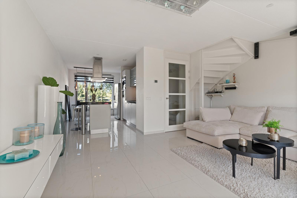 Tussenwoning te koop: Roer 16, Almere