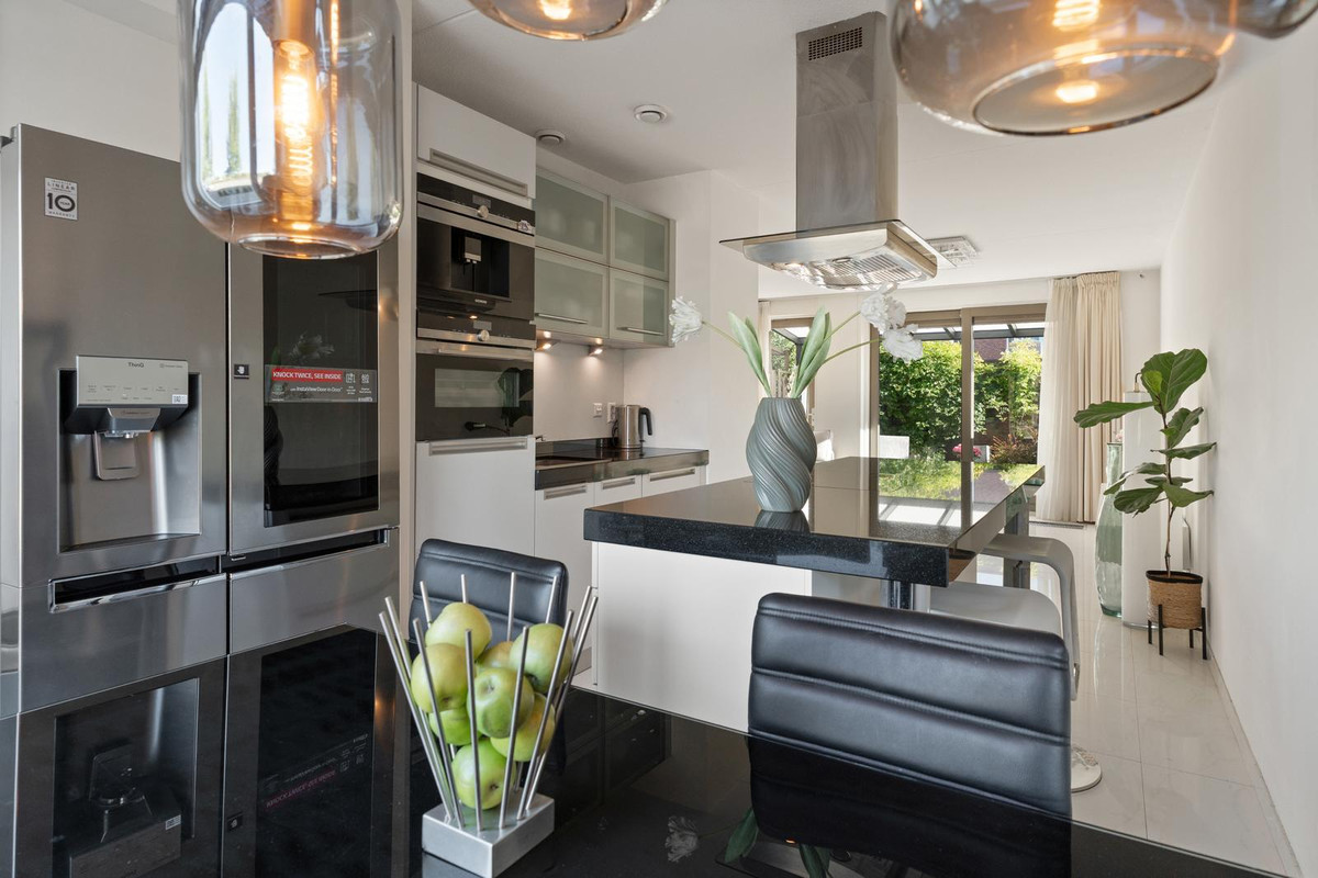 Tussenwoning te koop: Roer 16, Almere