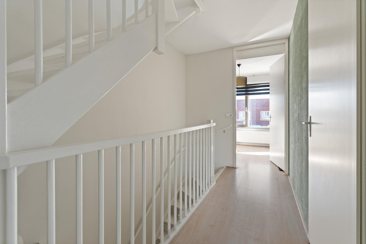 Tussenwoning te koop: Roer 16, Almere