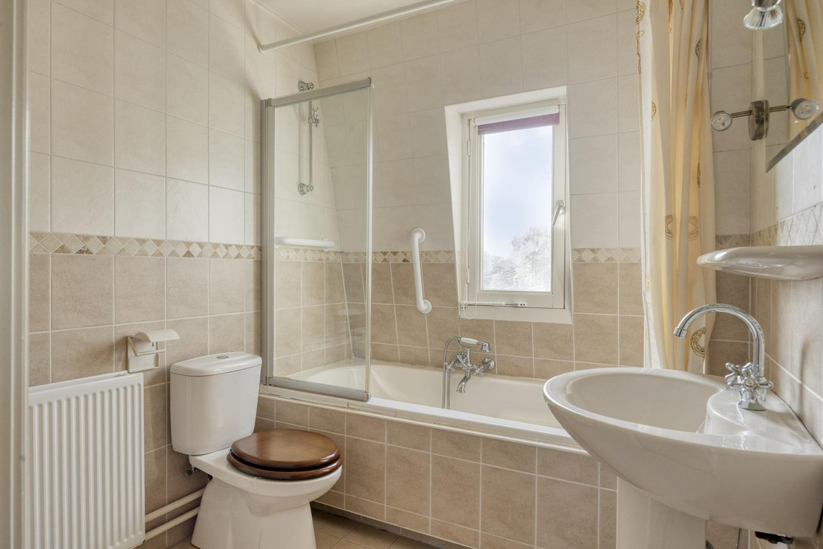 Tussenwoning te koop: Huijgensstraat 133, Hoogerheide