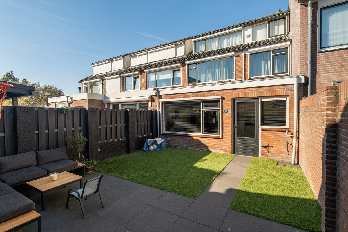 Tussenwoning te koop: Valeriaanstraat 31, Waalwijk