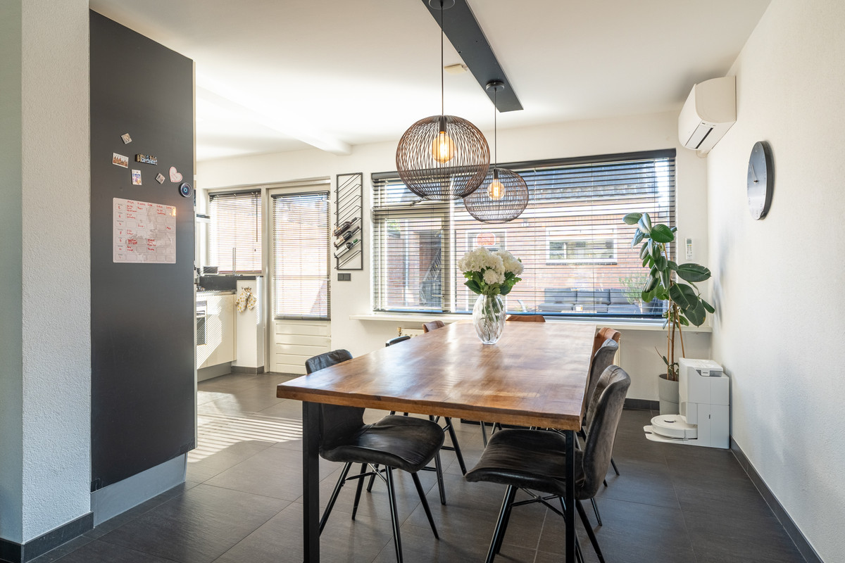 Tussenwoning te koop: Valeriaanstraat 31, Waalwijk