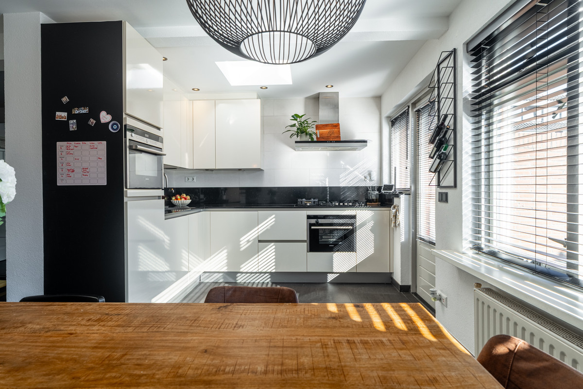 Tussenwoning te koop: Valeriaanstraat 31, Waalwijk