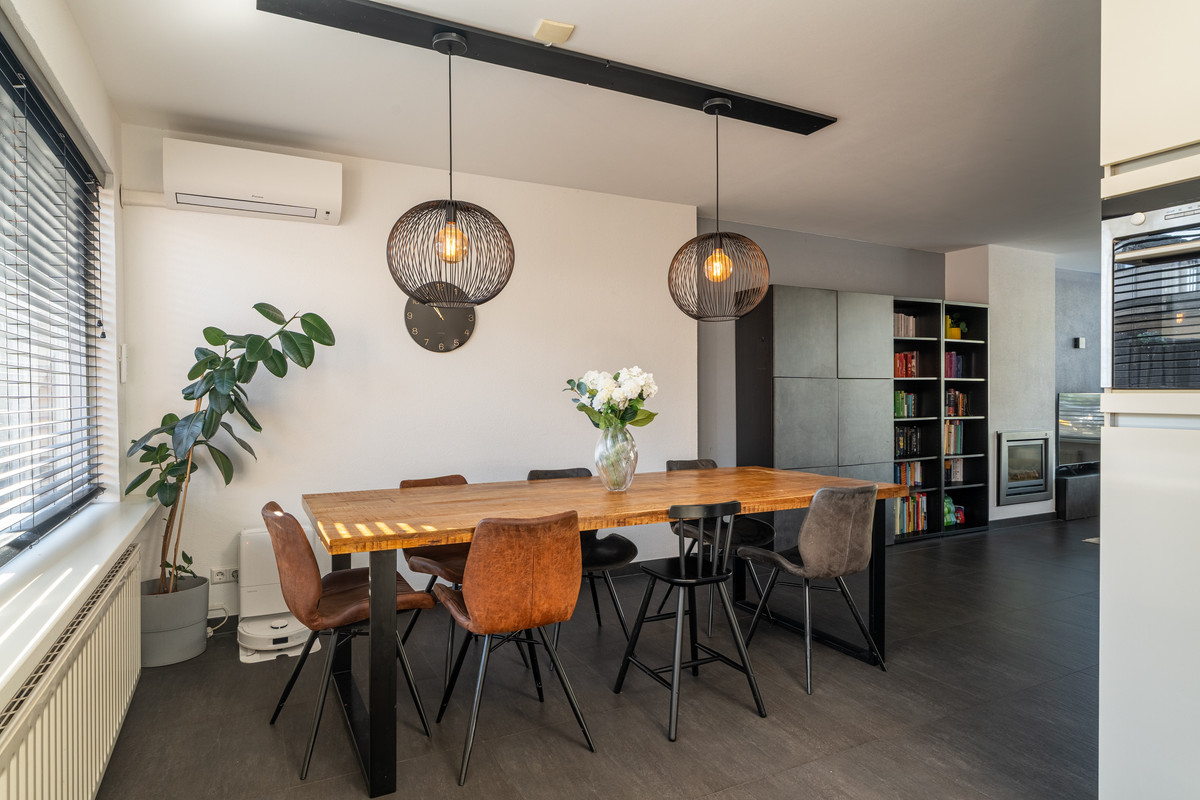 Tussenwoning te koop: Valeriaanstraat 31, Waalwijk