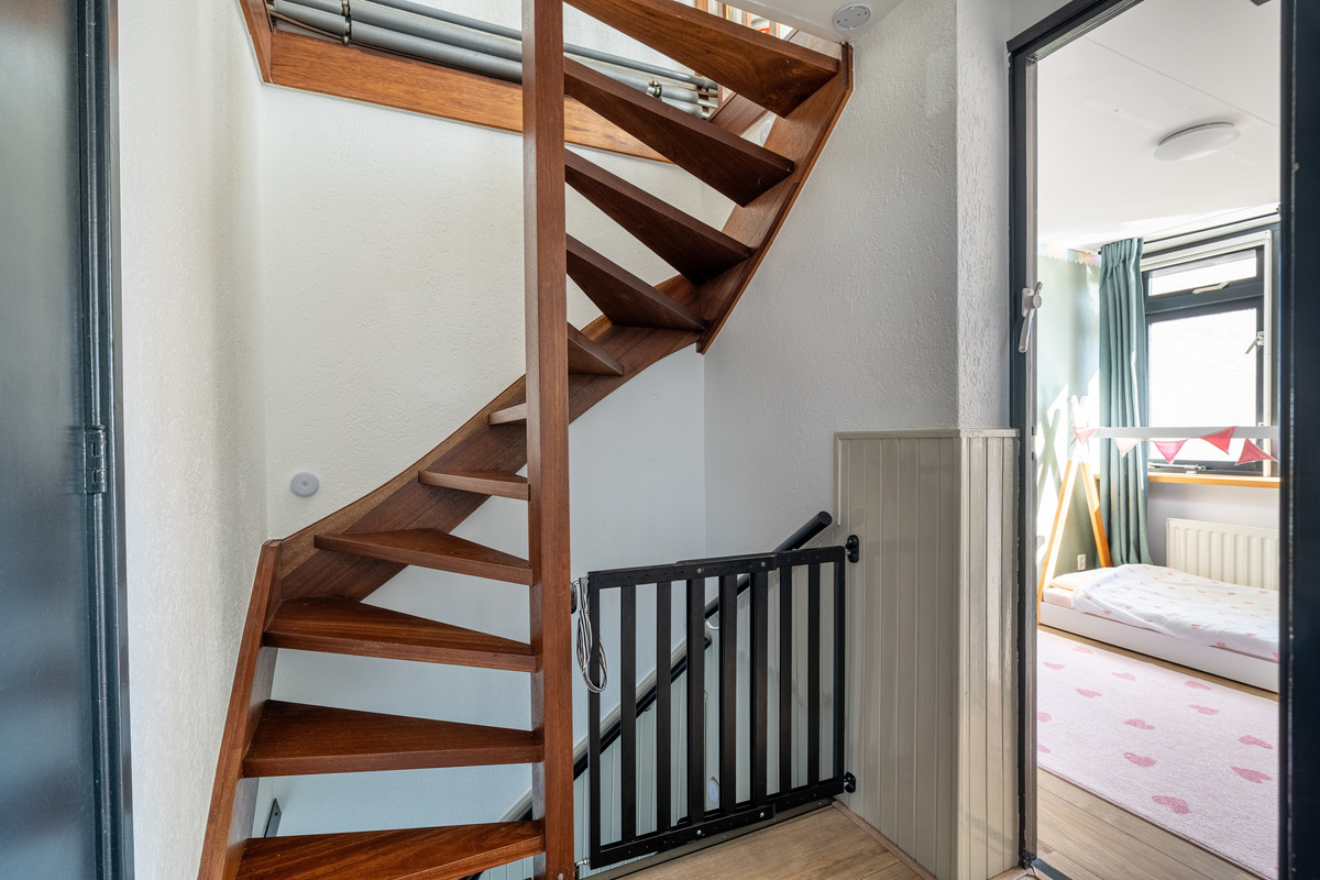 Tussenwoning te koop: Valeriaanstraat 31, Waalwijk