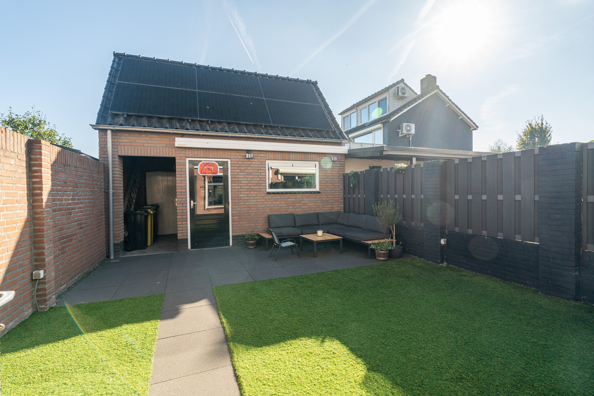 Tussenwoning te koop: Valeriaanstraat 31, Waalwijk