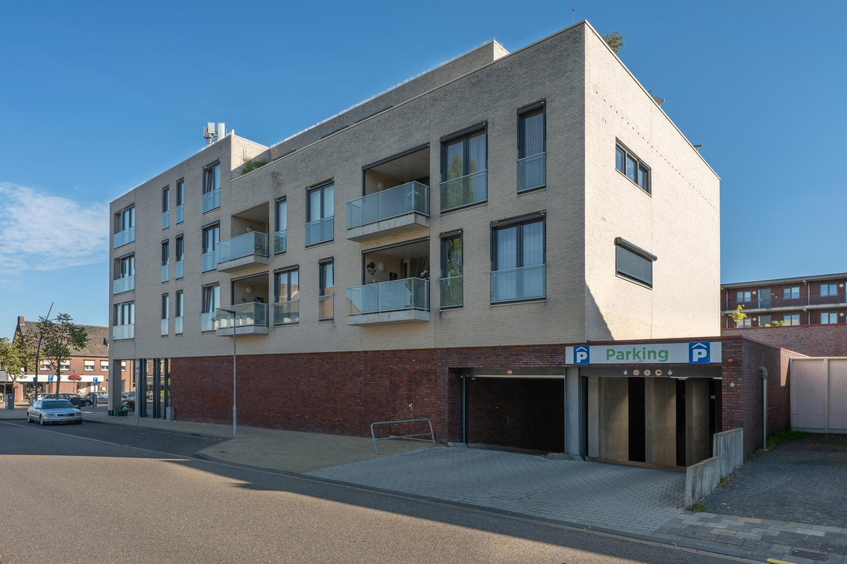 Appartement te koop: Hovenstraat 122F, Landgraaf