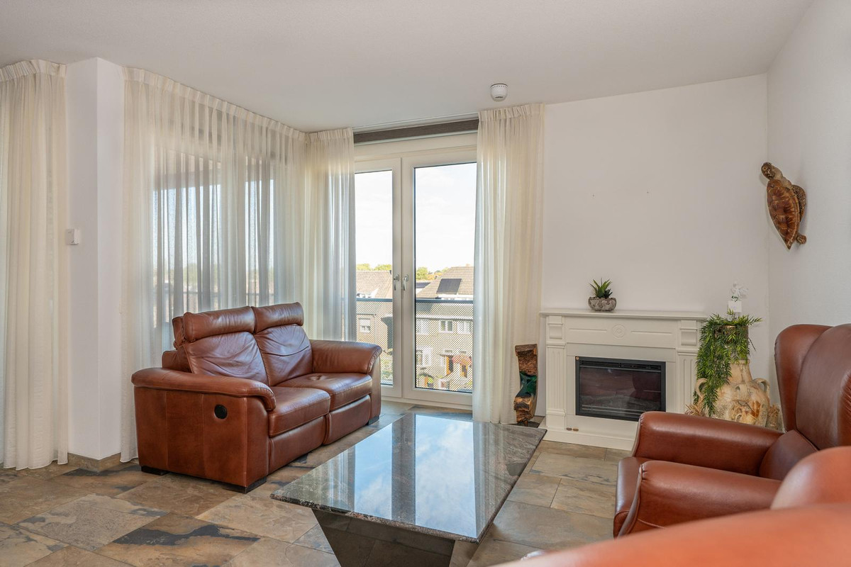 Appartement te koop: Hovenstraat 122F, Landgraaf