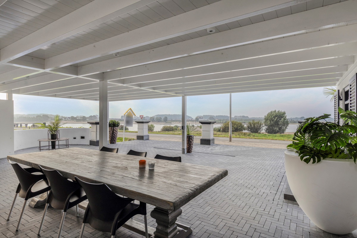 Vrijstaande woning te koop: Waalbandijk 29, Ochten