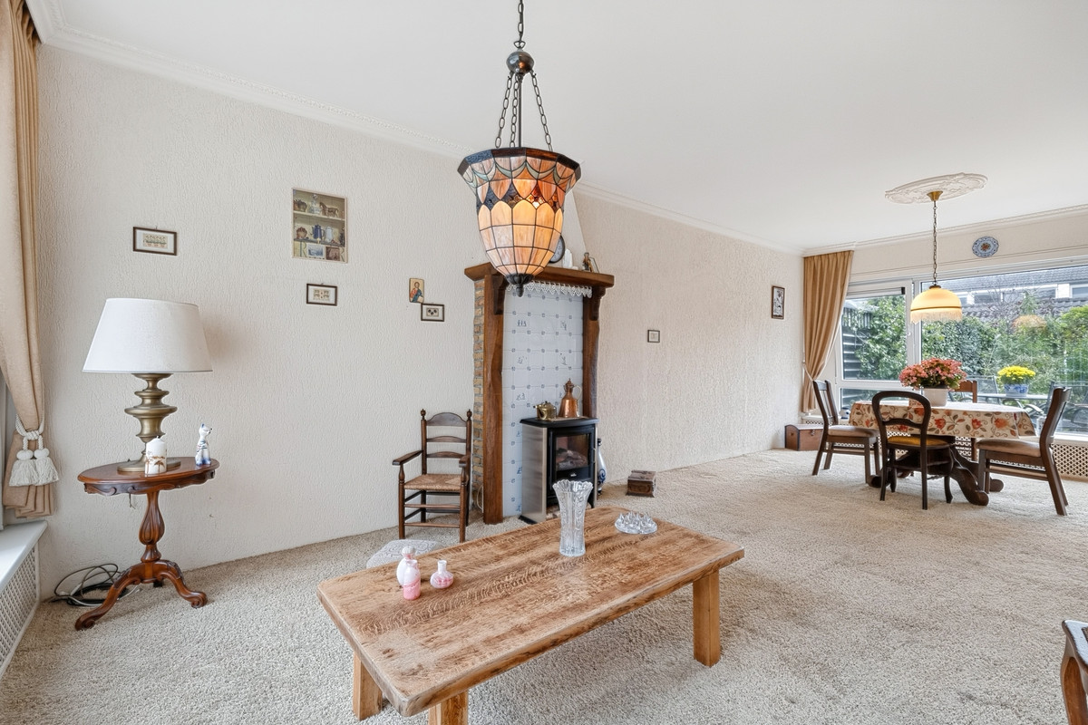 Tussenwoning te koop: Oudeland 25, Harmelen