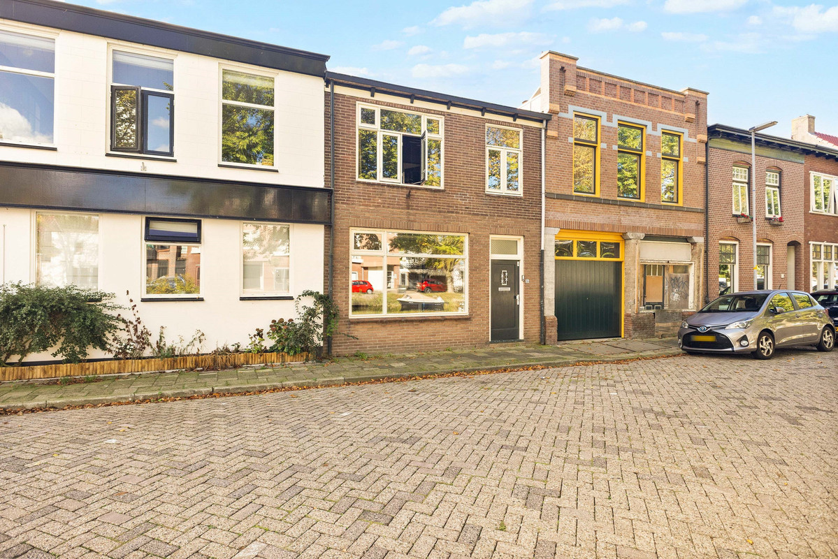 Tussenwoning te koop: Spoorgracht 15, Den Helder