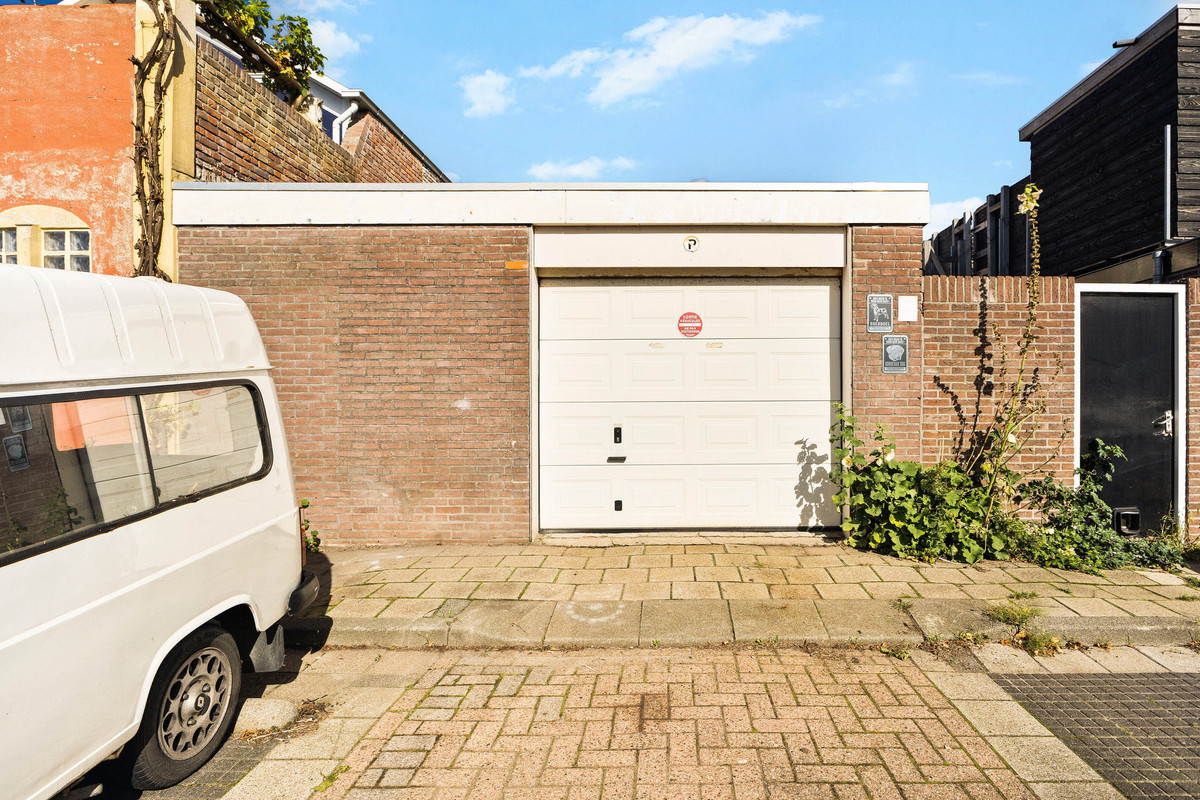 Tussenwoning te koop: Spoorgracht 15, Den Helder