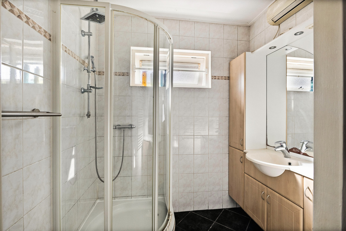 Tussenwoning te koop: Spoorgracht 15, Den Helder