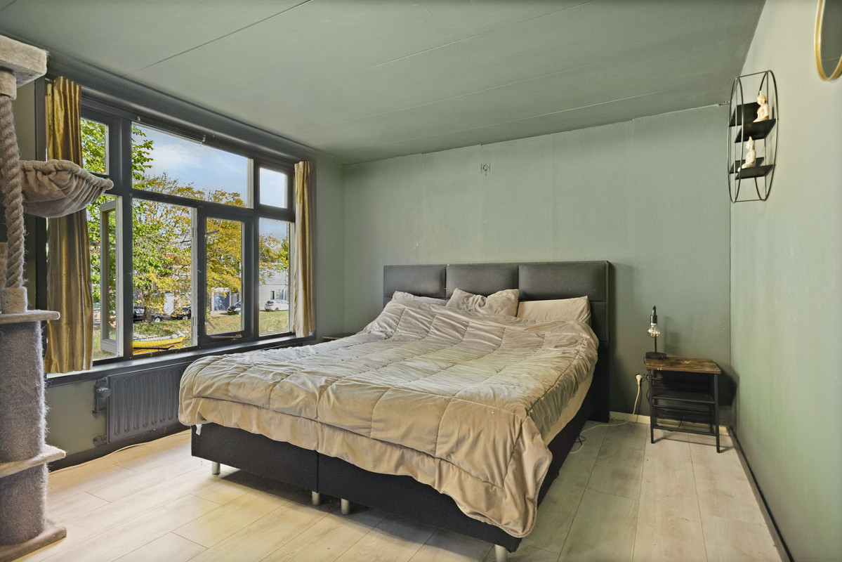 Tussenwoning te koop: Spoorgracht 15, Den Helder