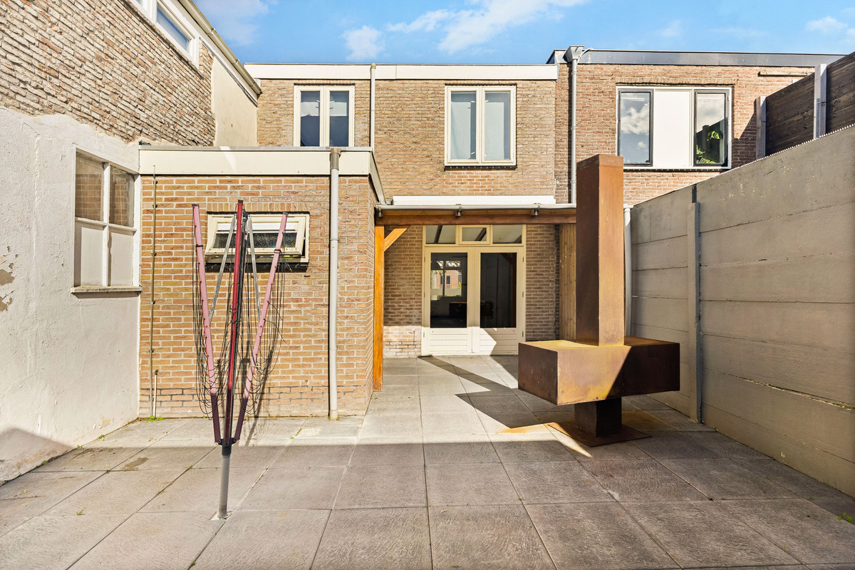 Tussenwoning te koop: Spoorgracht 15, Den Helder