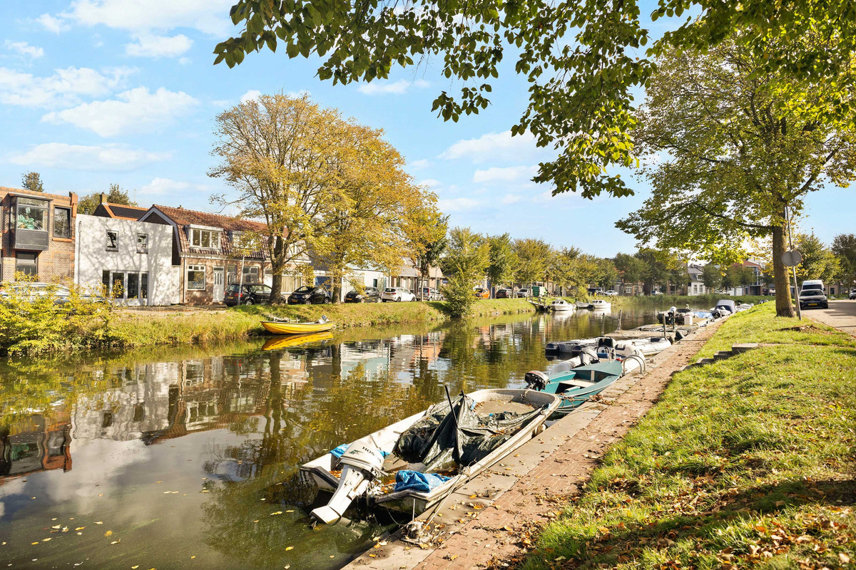 Tussenwoning te koop: Spoorgracht 15, Den Helder
